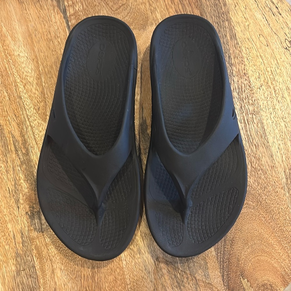 Oofos Women's Black Sandals